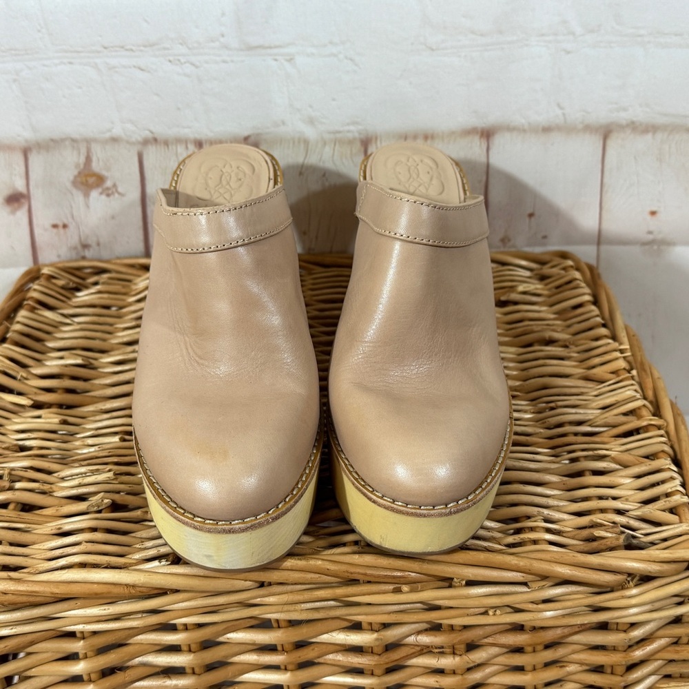 ANTONIO MELANI Kimberly Whitman Beige Tan Leather Wooden Clogs Mules Heels 7.5 - Picture 4 of 12